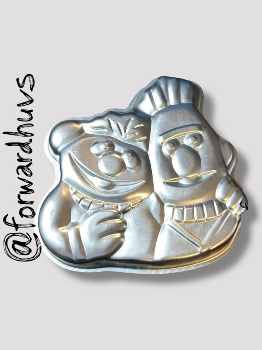 Wilton Vintage 1977 Burt & Ernie Cake Pan